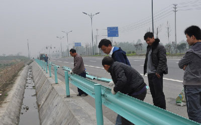 貴州常用藍(lán)色護(hù)欄板 貴州常用藍(lán)色護(hù)欄板